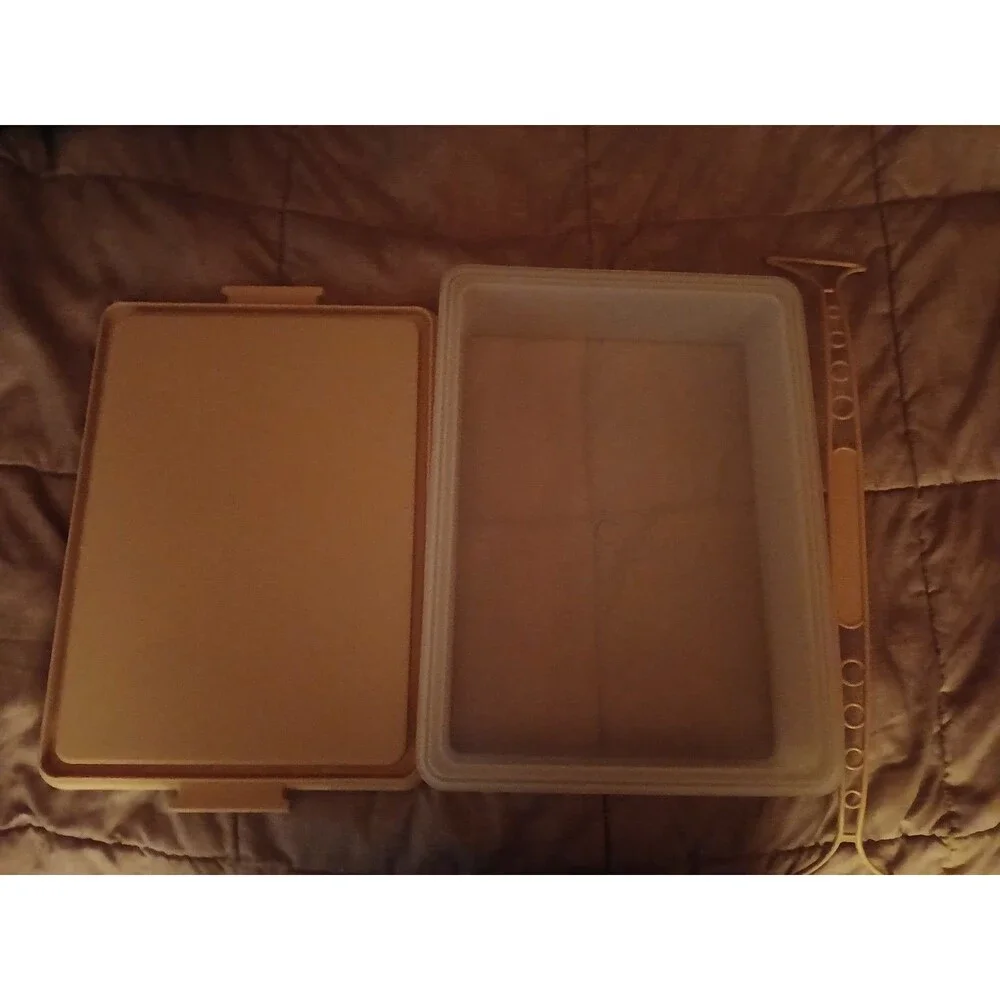 Vintage 3-piece Tupperware Rectangular Cake Carrier Harvest Gold w/Handle
